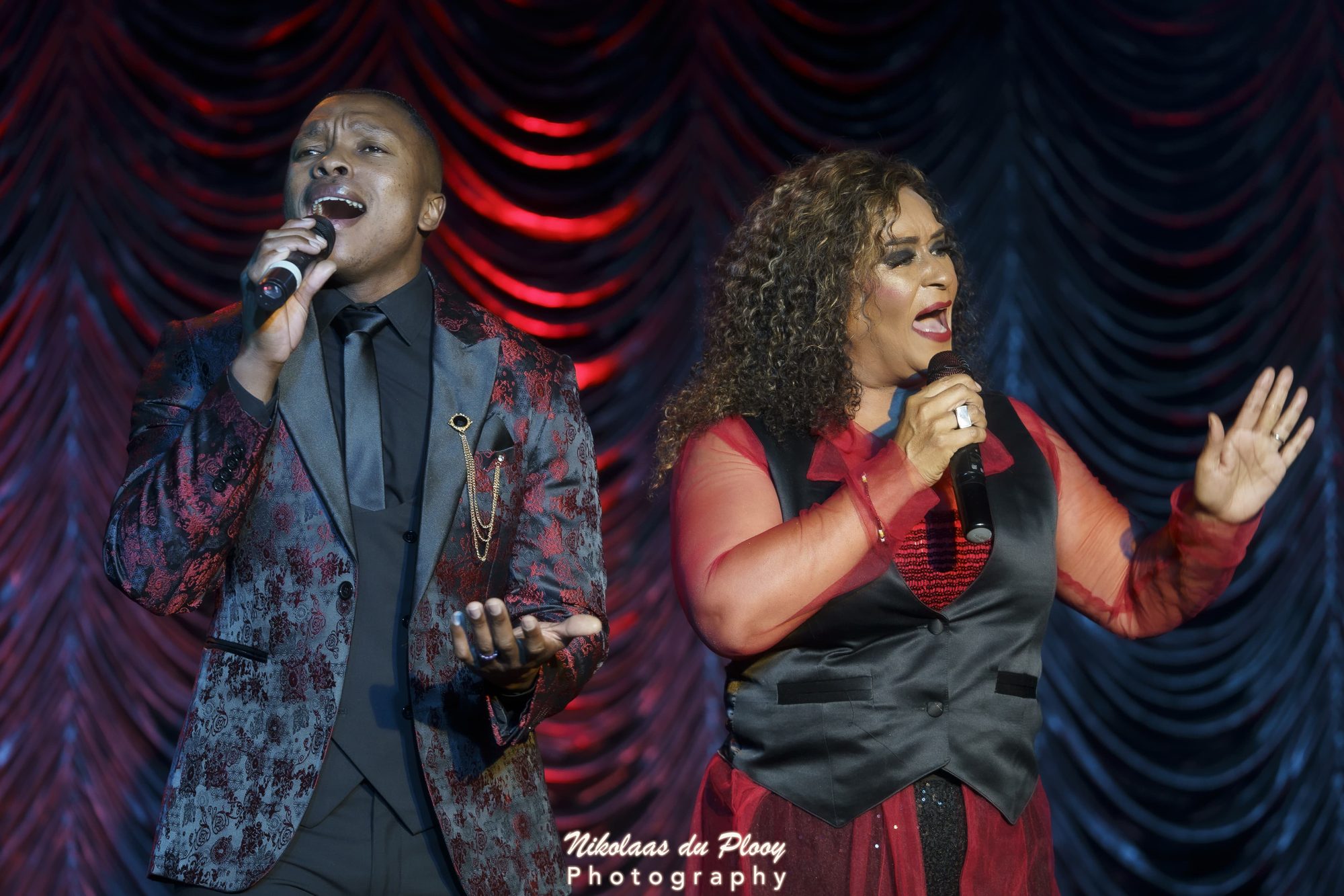 Thuba Myeki performing alongside Vicky Sampson in Next Level